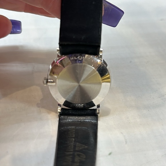 14k white gold Longines Vintage watch with diamonds.  Manual wind movement. 28mm - Picture 2 of 3